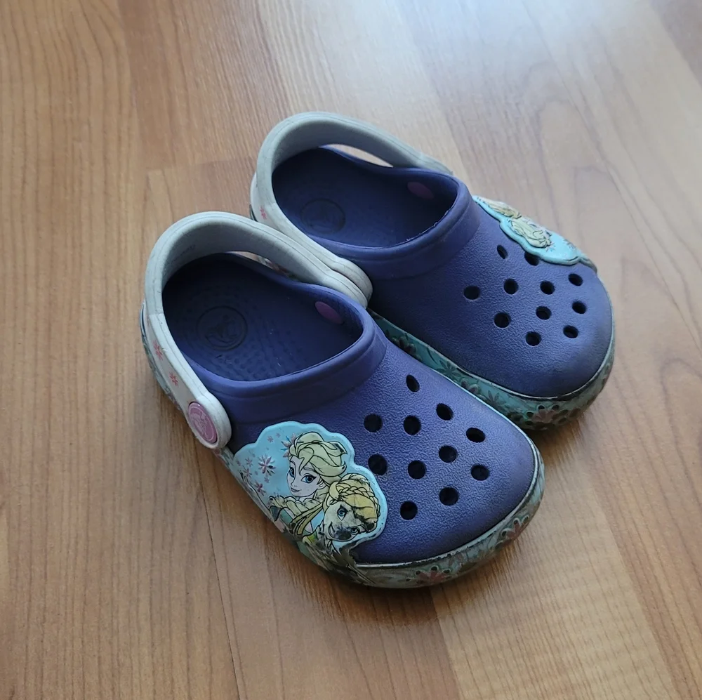 Disney Crocs Toddler kids Frozen Elsa Anna SZ C 6 Purple Water Shoes Fits Sz 4-6